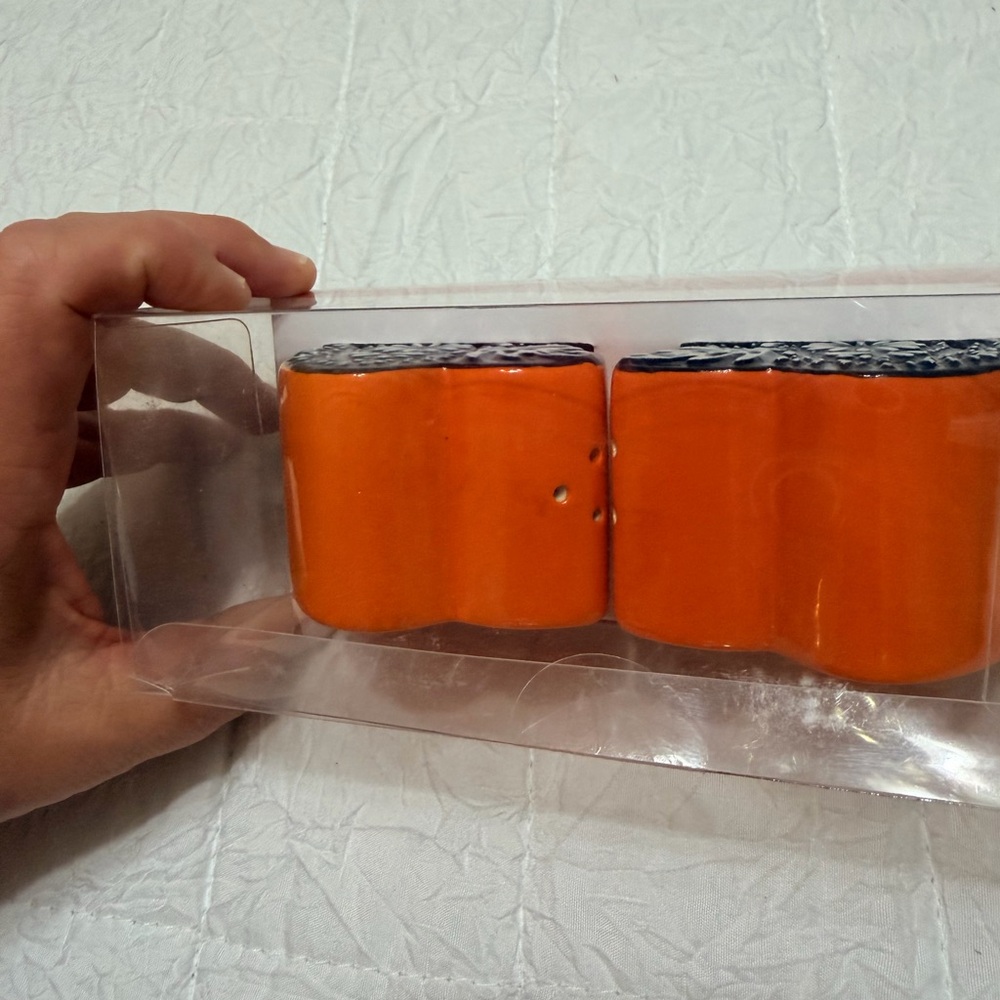 Blue Salt & Pepper Shaker Set - Picture 4 of 4